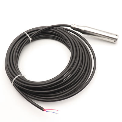 Sensor de nível submersível com cabo de polivinil fluoreto com estabilidade de 0,25% FS/ ano e faixa de temperatura de -20°C a 80°C